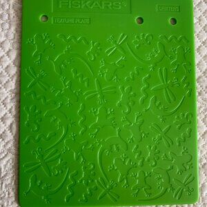 Scrapbooking Fiskars Critters & Leather Embossing Plate 6x7"